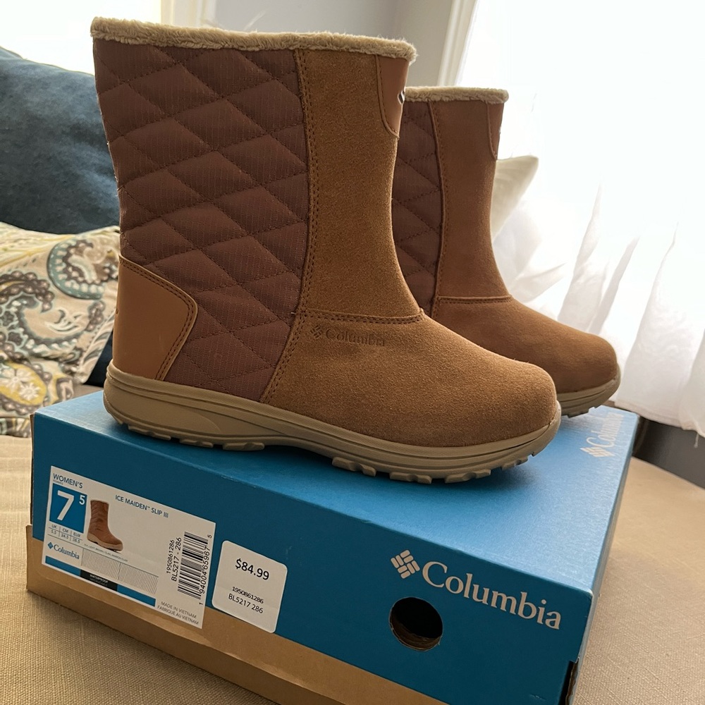 Columbia Ice Maiden Slip III Light Brown Size 7.5 NWT